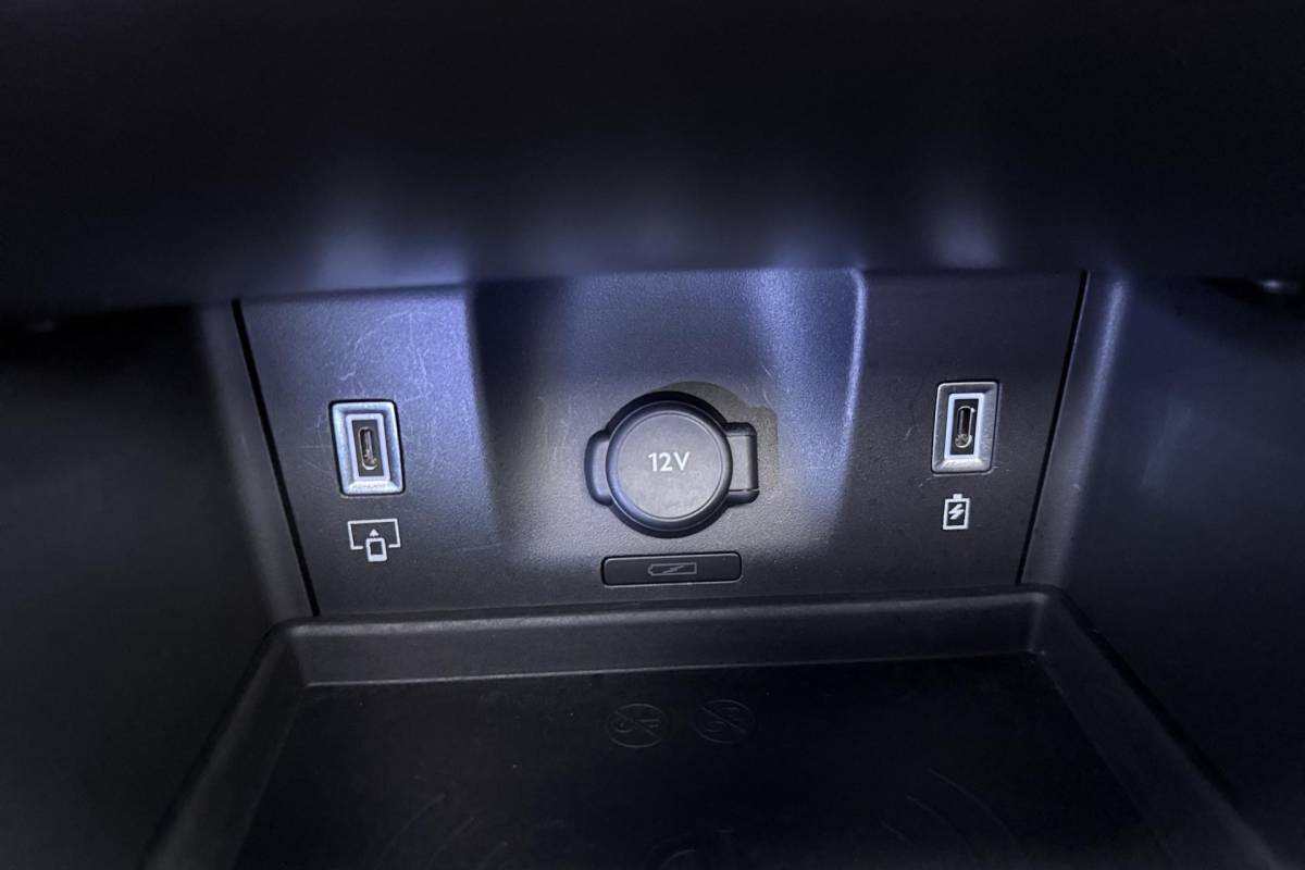 DS DS 7 DS 7 1.6 PHEV 300 4×4 Etoile | Navigatie | Panoramadak | Lederen bekleding | Elektrische achterklep | Full LED koplampen | Adaptive Cruise Control | 19″ Lichtmetalen velgen | Drive Assist
