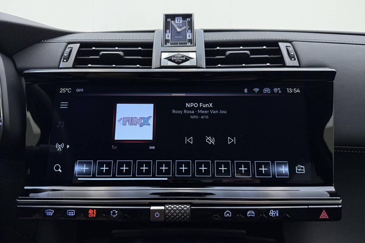 DS DS 7 DS 7 1.6 PHEV 300 4×4 Etoile | Navigatie | Panoramadak | Lederen bekleding | Elektrische achterklep | Full LED koplampen | Adaptive Cruise Control | 19″ Lichtmetalen velgen | Drive Assist
