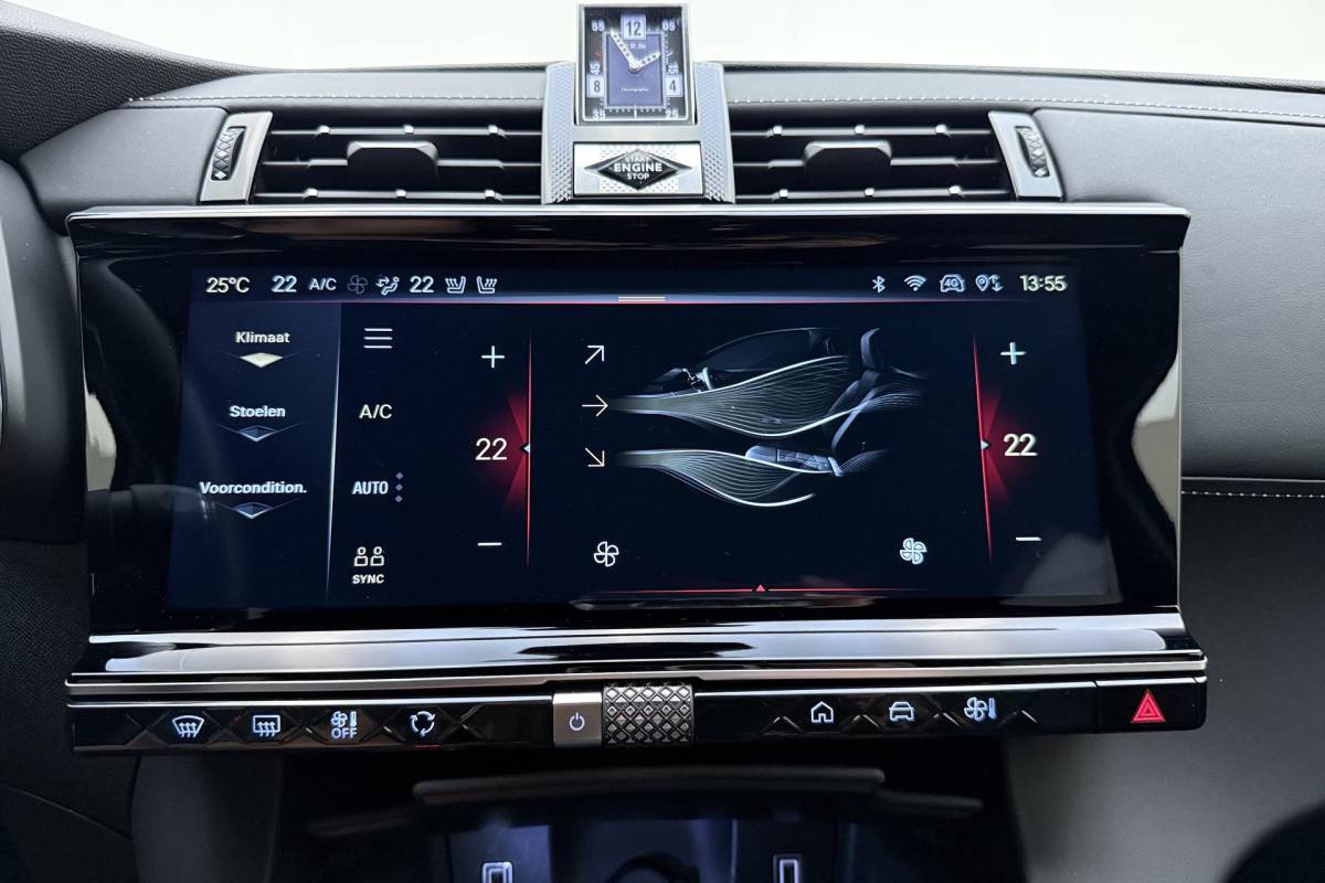 DS DS 7 DS 7 1.6 PHEV 300 4×4 Etoile | Navigatie | Panoramadak | Lederen bekleding | Elektrische achterklep | Full LED koplampen | Adaptive Cruise Control | 19″ Lichtmetalen velgen | Drive Assist