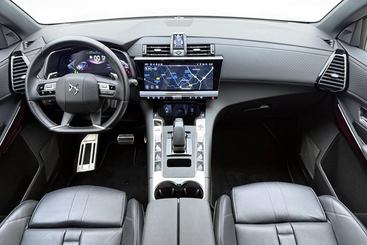 DS DS 7 DS 7 1.6 PHEV 300 4×4 Etoile | Navigatie | Panoramadak | Lederen bekleding | Elektrische achterklep | Full LED koplampen | Adaptive Cruise Control | 19″ Lichtmetalen velgen | Drive Assist