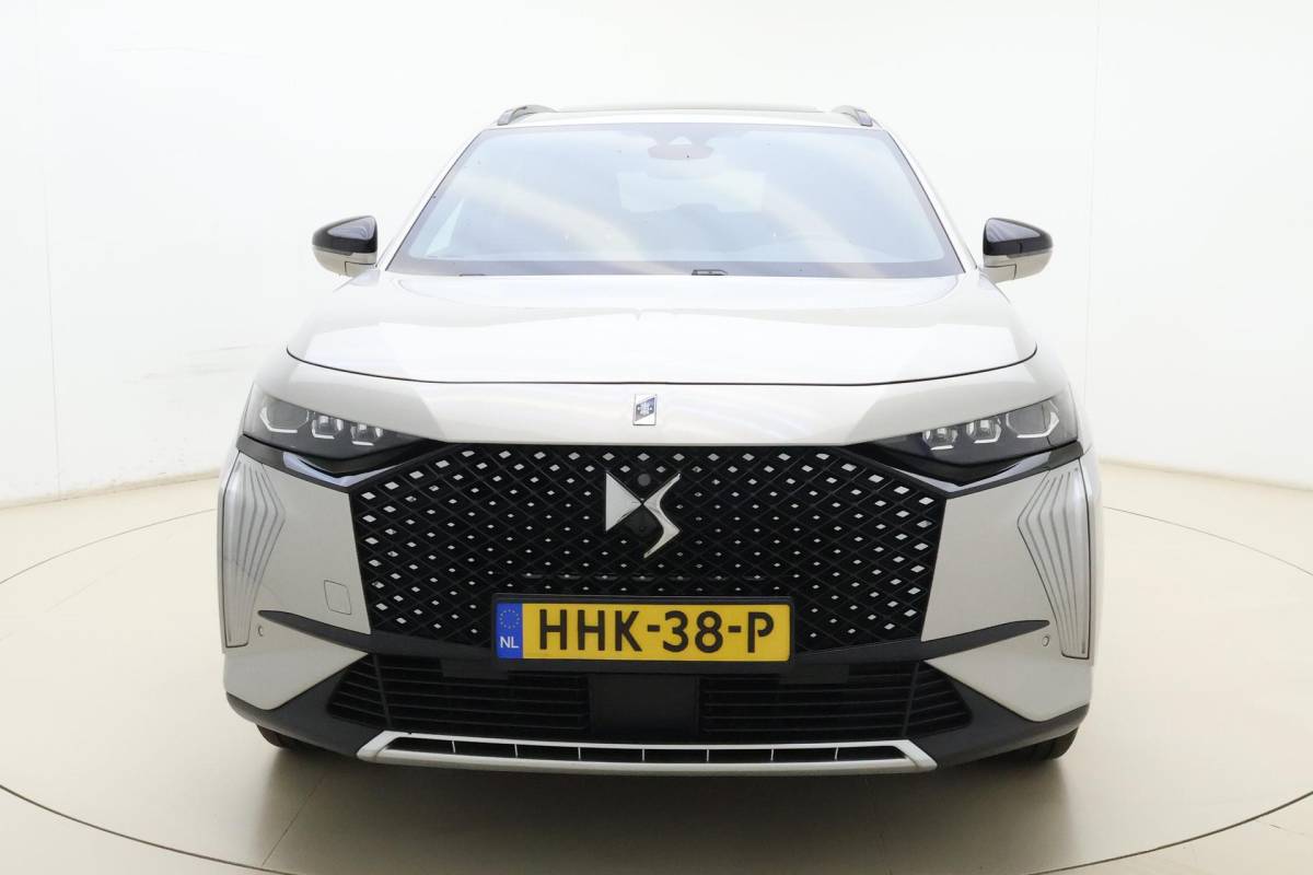 DS DS 7 DS 7 1.6 PHEV 300 4×4 Etoile | Navigatie | Panoramadak | Lederen bekleding | Elektrische achterklep | Full LED koplampen | Adaptive Cruise Control | 19″ Lichtmetalen velgen | Drive Assist
