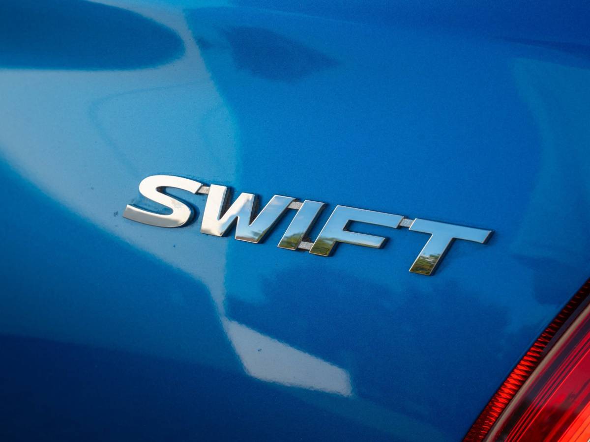Suzuki Swift Suzuki Swift 1.2 Select | NL auto | Android auto / Apple Carplay | Stoelverwarming | Camera| Airco|