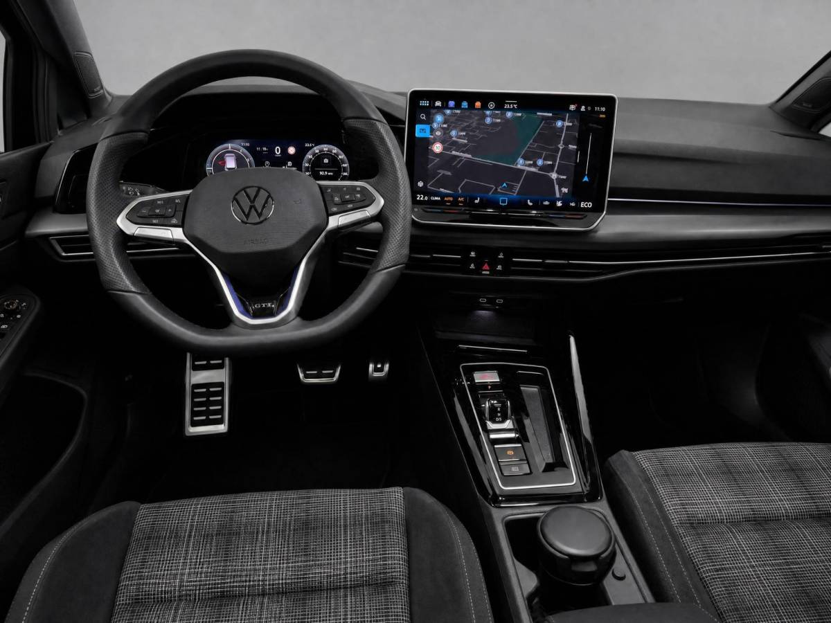 Volkswagen Golf Volkswagen Golf 1.5 272pk DSG eHybrid GTE · Panoramadak · 360 Camera · Apple/Android Car Play · Navigatie · Stoelverwarming · 18” Inch · Garantie t/m 26-11-2030 of 100.000km