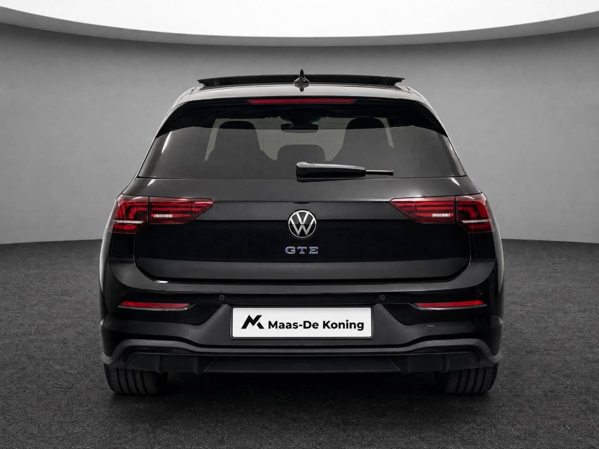 Volkswagen Golf Volkswagen Golf 1.5 272pk DSG eHybrid GTE · Panoramadak · 360 Camera · Apple/Android Car Play · Navigatie · Stoelverwarming · 18” Inch · Garantie t/m 26-11-2030 of 100.000km