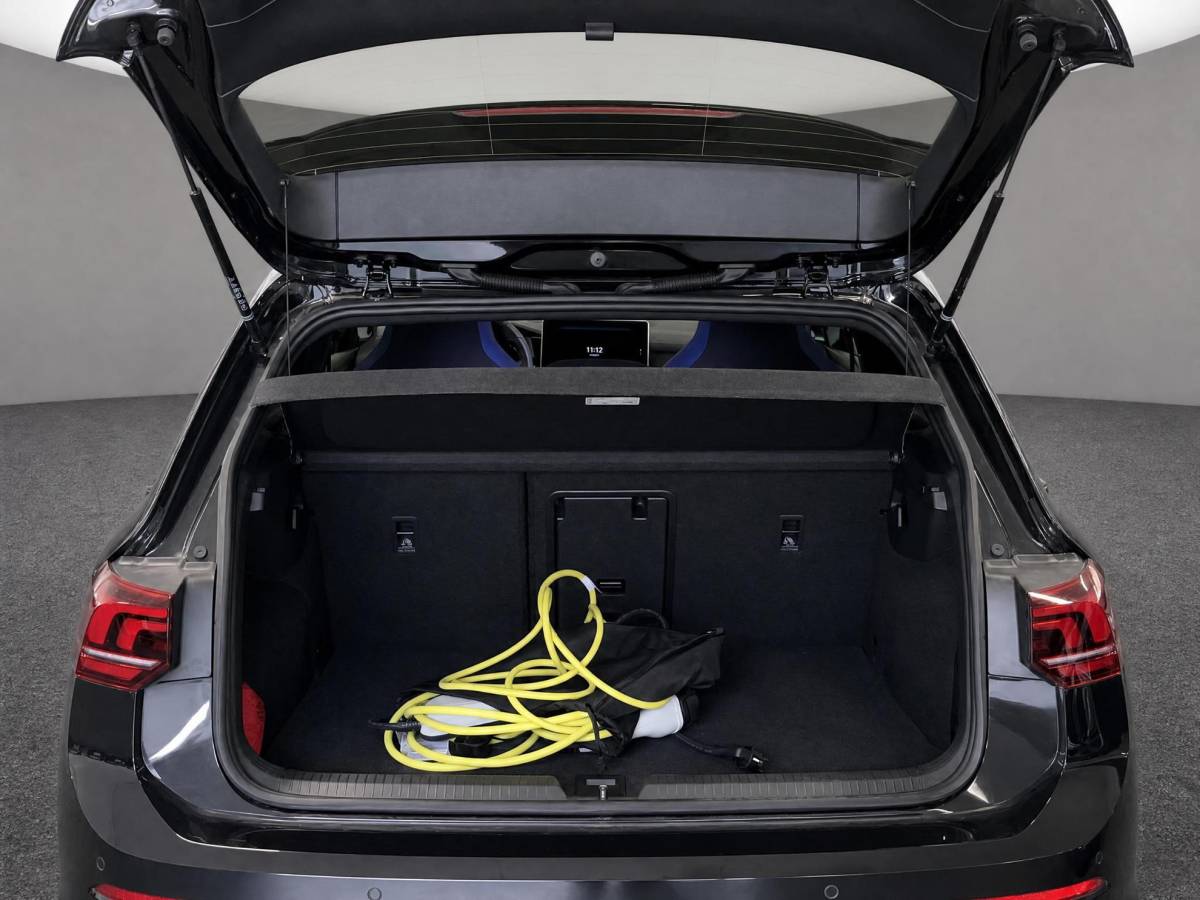 Volkswagen Golf Volkswagen Golf 1.5 272pk DSG eHybrid GTE · Panoramadak · 360 Camera · Apple/Android Car Play · Navigatie · Stoelverwarming · 18” Inch · Garantie t/m 26-11-2030 of 100.000km
