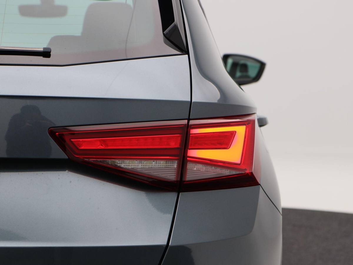 SEAT Ateca SEAT Ateca 1.5 TSi 150 Pk Automaat FR Business Intense | Trekhaak | Panorama dak | 360 Camera | Beats Audio | 19 Inch |