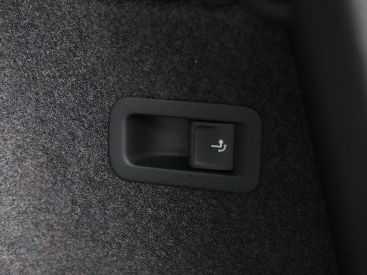 SEAT Ateca SEAT Ateca 1.5 TSi 150 Pk Automaat FR Business Intense | Trekhaak | Panorama dak | 360 Camera | Beats Audio | 19 Inch |
