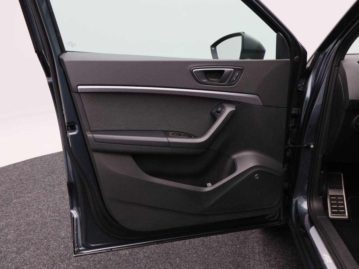 SEAT Ateca SEAT Ateca 1.5 TSi 150 Pk Automaat FR Business Intense | Trekhaak | Panorama dak | 360 Camera | Beats Audio | 19 Inch |