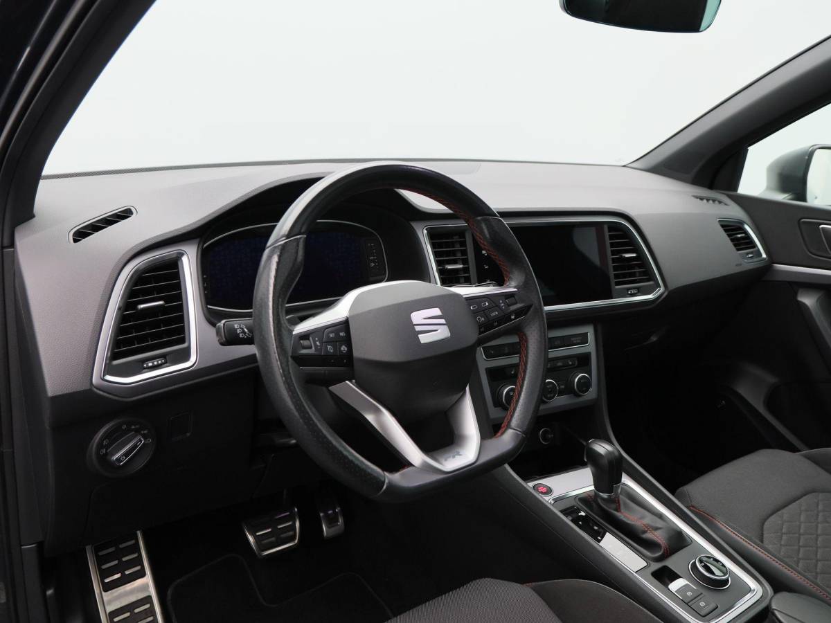 SEAT Ateca SEAT Ateca 1.5 TSi 150 Pk Automaat FR Business Intense | Trekhaak | Panorama dak | 360 Camera | Beats Audio | 19 Inch |