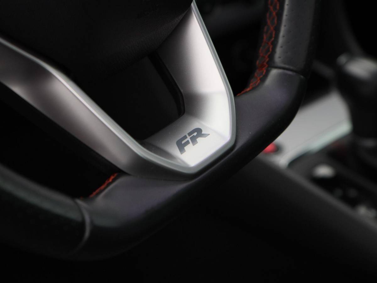 SEAT Ateca SEAT Ateca 1.5 TSi 150 Pk Automaat FR Business Intense | Trekhaak | Panorama dak | 360 Camera | Beats Audio | 19 Inch |