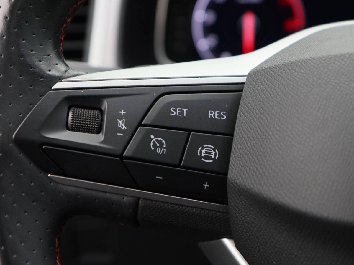 SEAT Ateca SEAT Ateca 1.5 TSi 150 Pk Automaat FR Business Intense | Trekhaak | Panorama dak | 360 Camera | Beats Audio | 19 Inch |