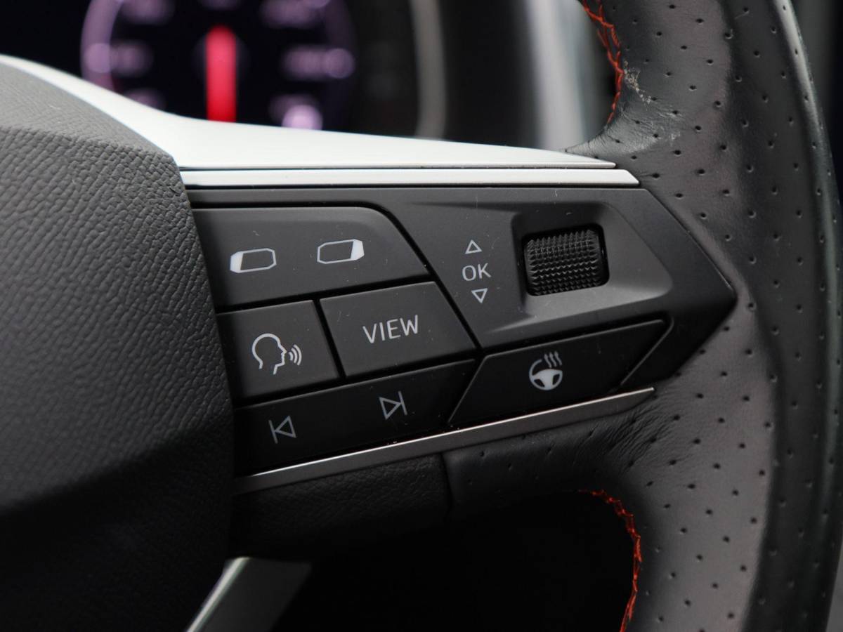 SEAT Ateca SEAT Ateca 1.5 TSi 150 Pk Automaat FR Business Intense | Trekhaak | Panorama dak | 360 Camera | Beats Audio | 19 Inch |