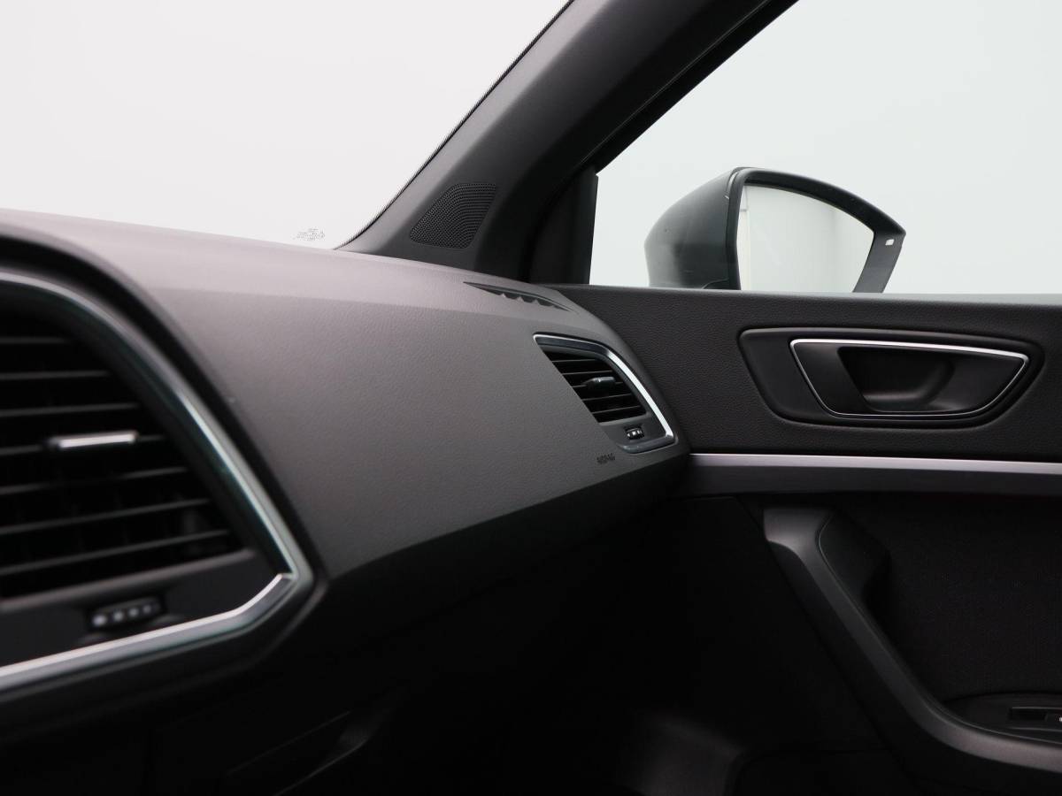 SEAT Ateca SEAT Ateca 1.5 TSi 150 Pk Automaat FR Business Intense | Trekhaak | Panorama dak | 360 Camera | Beats Audio | 19 Inch |