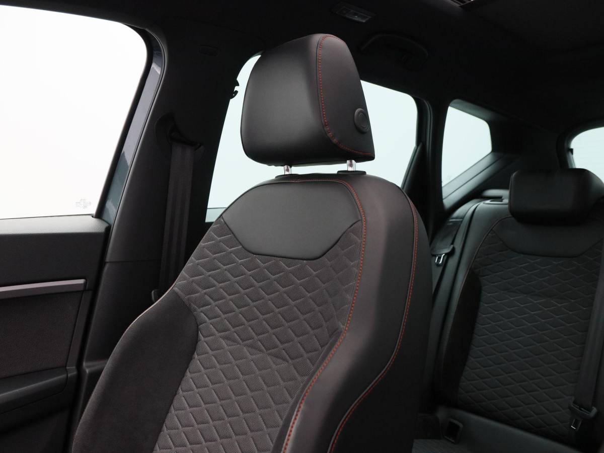 SEAT Ateca SEAT Ateca 1.5 TSi 150 Pk Automaat FR Business Intense | Trekhaak | Panorama dak | 360 Camera | Beats Audio | 19 Inch |