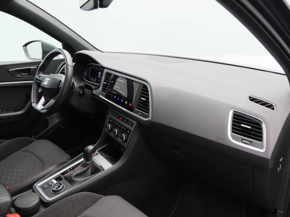 SEAT Ateca SEAT Ateca 1.5 TSi 150 Pk Automaat FR Business Intense | Trekhaak | Panorama dak | 360 Camera | Beats Audio | 19 Inch |