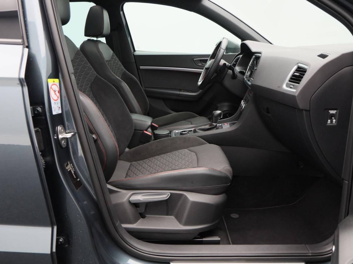 SEAT Ateca SEAT Ateca 1.5 TSi 150 Pk Automaat FR Business Intense | Trekhaak | Panorama dak | 360 Camera | Beats Audio | 19 Inch |