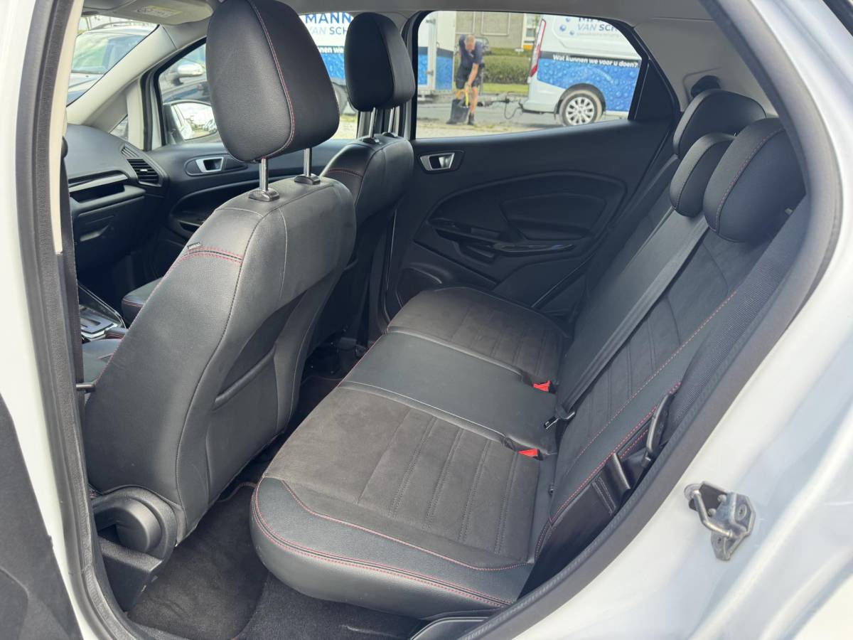 Ford EcoSport Ford EcoSport 1.0 EcoBoost ST-Line Black 125pk | Winterpack | SYNC 3 Navigatie | Achteruitrijcamera | Zwart dak |
