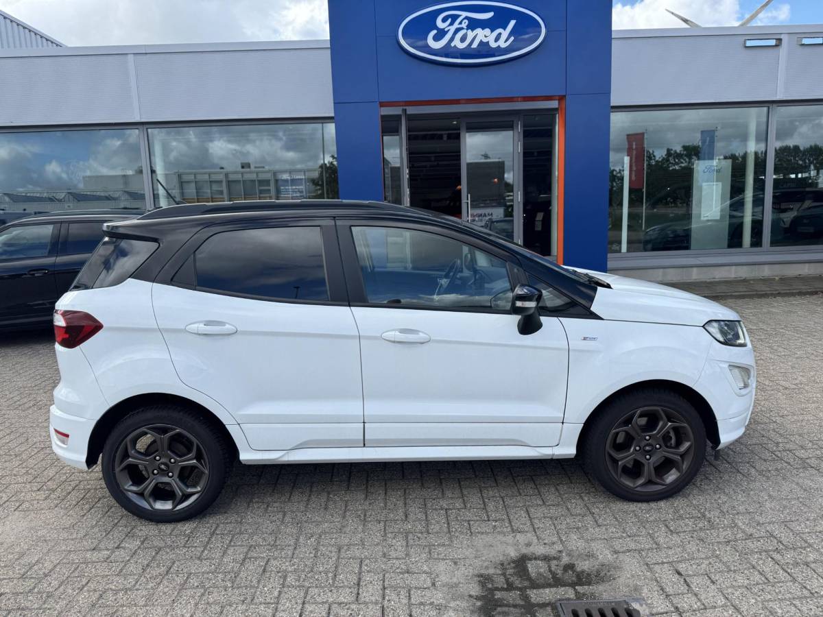 Ford EcoSport Ford EcoSport 1.0 EcoBoost ST-Line Black 125pk | Winterpack | SYNC 3 Navigatie | Achteruitrijcamera | Zwart dak |