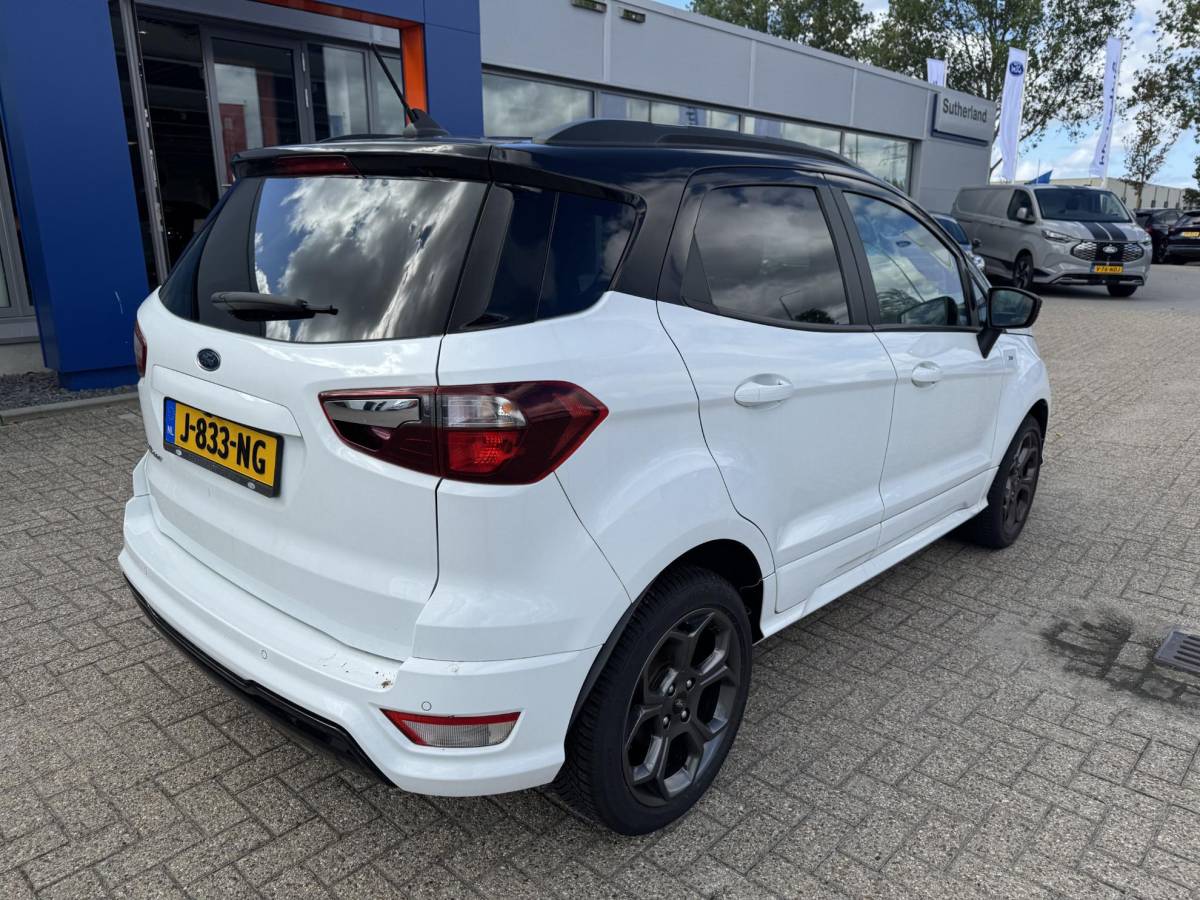Ford EcoSport Ford EcoSport 1.0 EcoBoost ST-Line Black 125pk | Winterpack | SYNC 3 Navigatie | Achteruitrijcamera | Zwart dak |