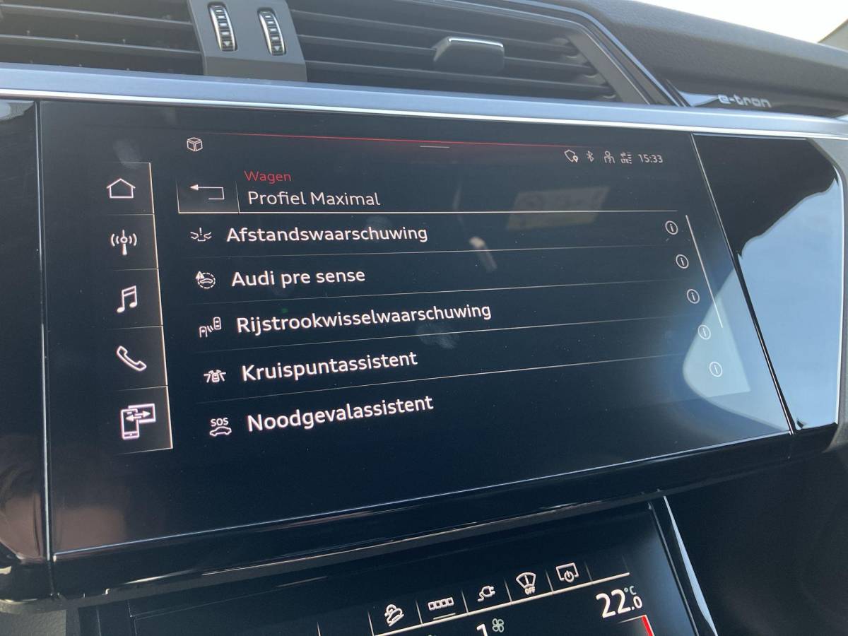 Audi e-tron Audi E-tron 55 300kW/408PK S Line 95Kwh · SOH 94,6% · Panoramadak · Leder/Alcantara · 360°Camera + Parkeersensoren · Stoelverwarming ·