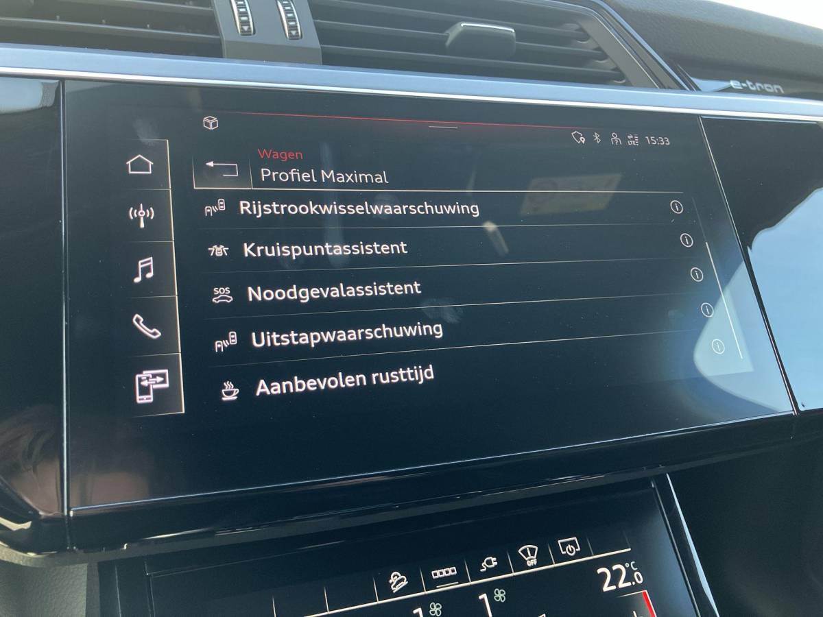 Audi e-tron Audi E-tron 55 300kW/408PK S Line 95Kwh · SOH 94,6% · Panoramadak · Leder/Alcantara · 360°Camera + Parkeersensoren · Stoelverwarming ·