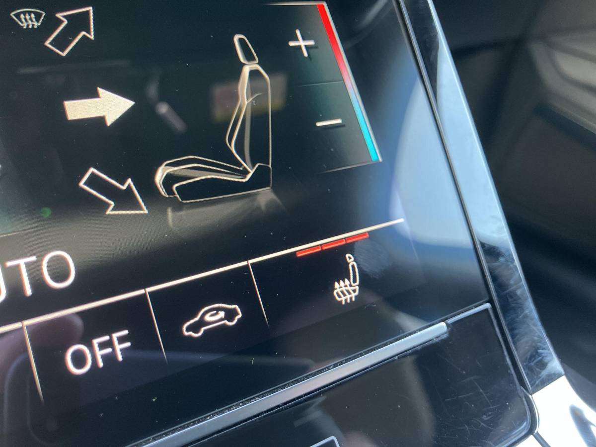 Audi e-tron Audi E-tron 55 300kW/408PK S Line 95Kwh · SOH 94,6% · Panoramadak · Leder/Alcantara · 360°Camera + Parkeersensoren · Stoelverwarming ·