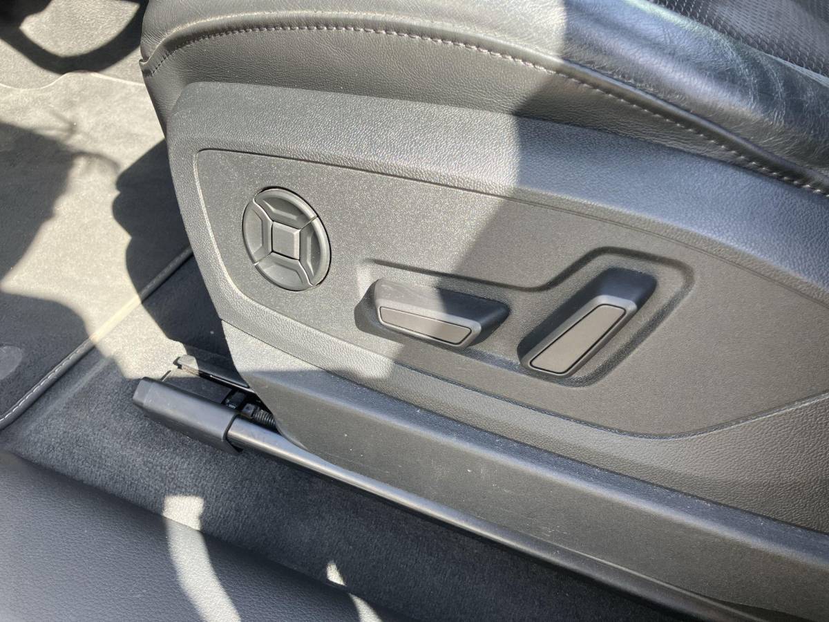 Audi e-tron Audi E-tron 55 300kW/408PK S Line 95Kwh · SOH 94,6% · Panoramadak · Leder/Alcantara · 360°Camera + Parkeersensoren · Stoelverwarming ·