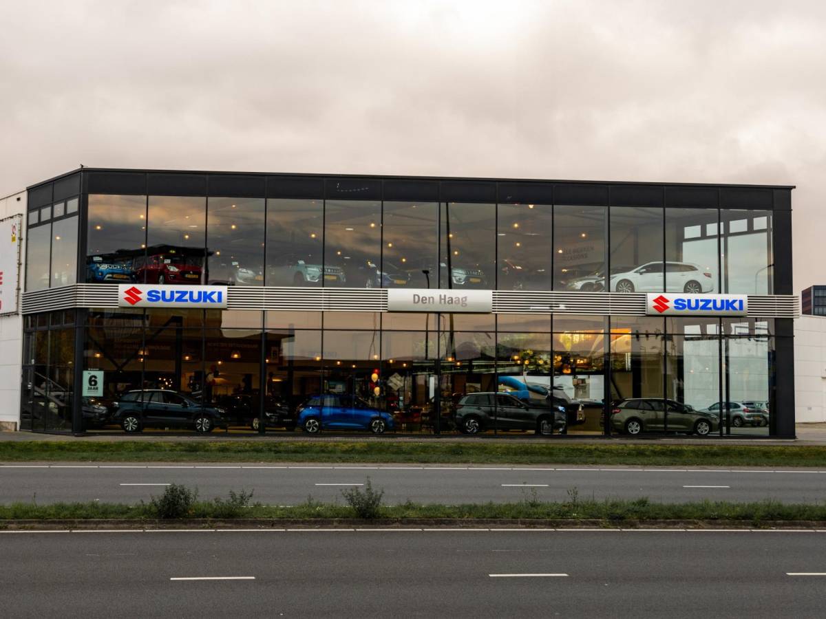 Suzuki Swift Suzuki Swift 1.2 Select Smart Hybrid| Apple/Android carplay| Adaptive cruise| Stoelverwarming| Camera| Parkeersensoren| Blindspot|