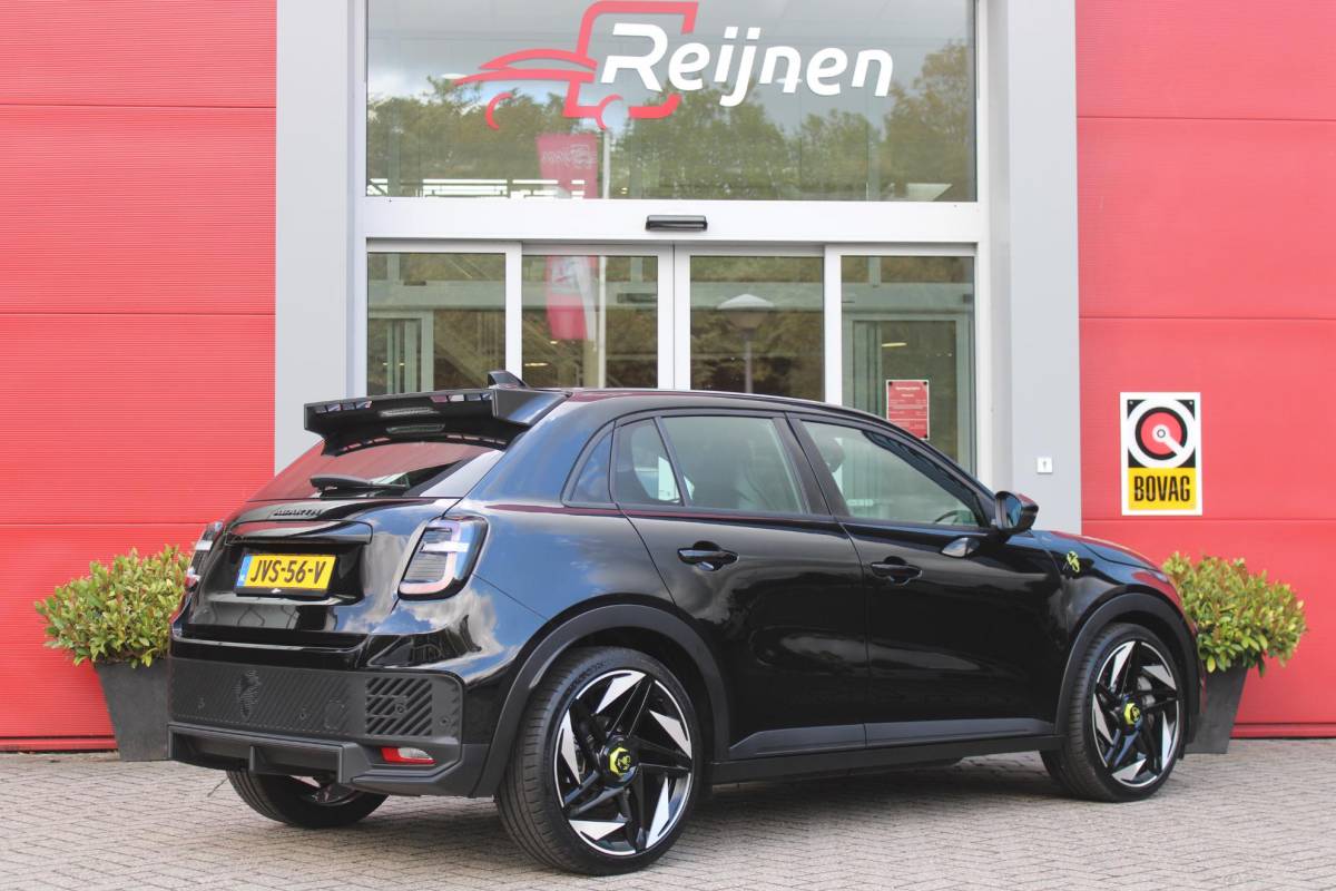Abarth 600e ABARTH 600e Abarth Turismo 240PK 54 kWh | “TORSEN” MECHANISCH SPERDIFFERENTIEEL | SABELT SPORT STOELEN | 20″ LICHTMETALEN VELGEN ABARTH DESIGN | ABARTH BODYKIT | PARKEERSENSOREN ACHTER | ABARTH REMKLAUWEN | ADAPTIVE CRUISE CONTROL | DRAADLOZE APPLE CARPLAY/ANDROID AUTO | DC SNELLAAD FUNCTIE | KEYLESS START | AUTOMATISCH DIMMENDE BINNENSPIEGEL |