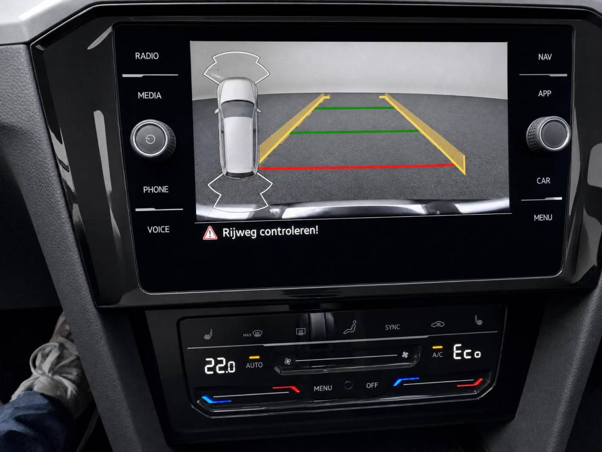 Volkswagen Passat Volkswagen Passat Variant 1.4 TSI 218pk DSG PHEV GTE Business · Panoramadak · Camera · Apple/Android Car Play · Navigatie · Stoelverwarming · 18” Inch ·