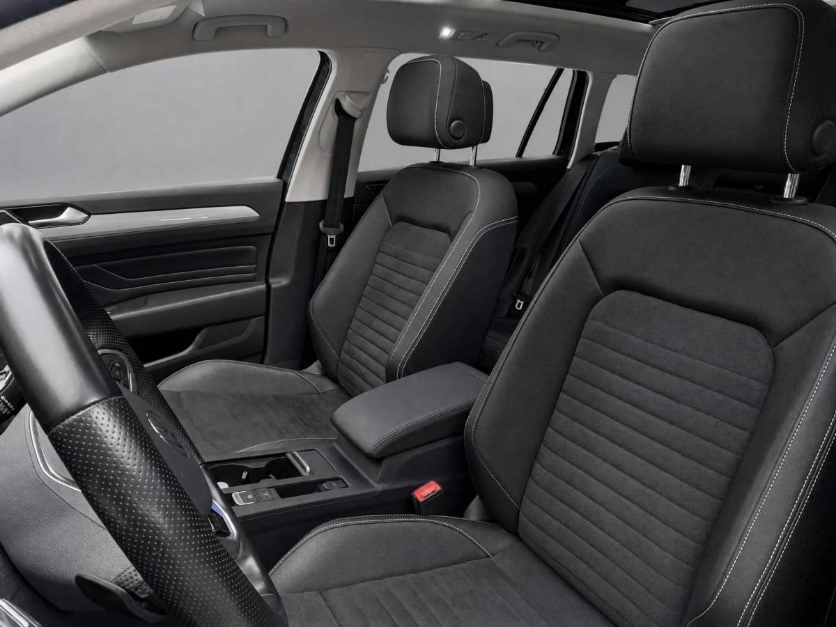 Volkswagen Passat Volkswagen Passat Variant 1.4 TSI 218pk DSG PHEV GTE Business · Panoramadak · Camera · Apple/Android Car Play · Navigatie · Stoelverwarming · 18” Inch ·