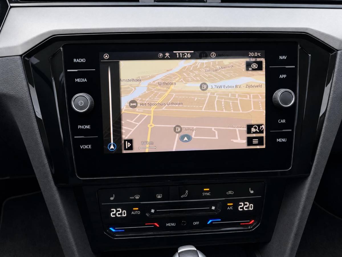 Volkswagen Passat Volkswagen Passat Variant 1.4 TSI 218pk DSG PHEV GTE Business · Panoramadak · Camera · Apple/Android Car Play · Navigatie · Stoelverwarming · 18” Inch ·