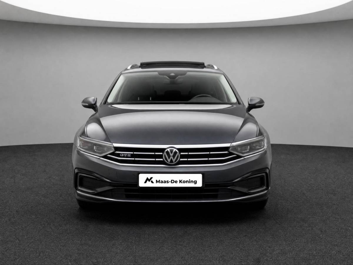 Volkswagen Passat Volkswagen Passat Variant 1.4 TSI 218pk DSG PHEV GTE Business · Panoramadak · Camera · Apple/Android Car Play · Navigatie · Stoelverwarming · 18” Inch ·