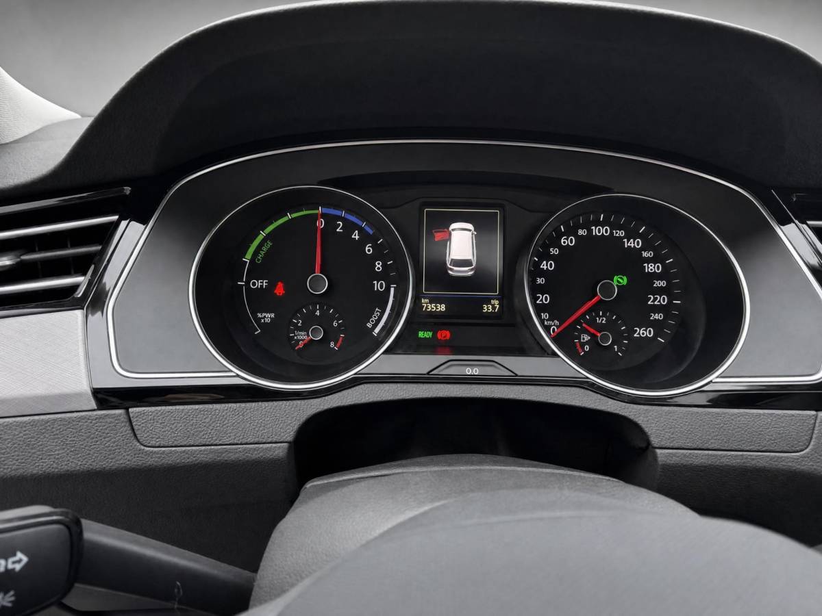 Volkswagen Passat Volkswagen Passat Variant 1.4 TSI 218pk DSG PHEV GTE Business · Panoramadak · Camera · Apple/Android Car Play · Navigatie · Stoelverwarming · 18” Inch ·