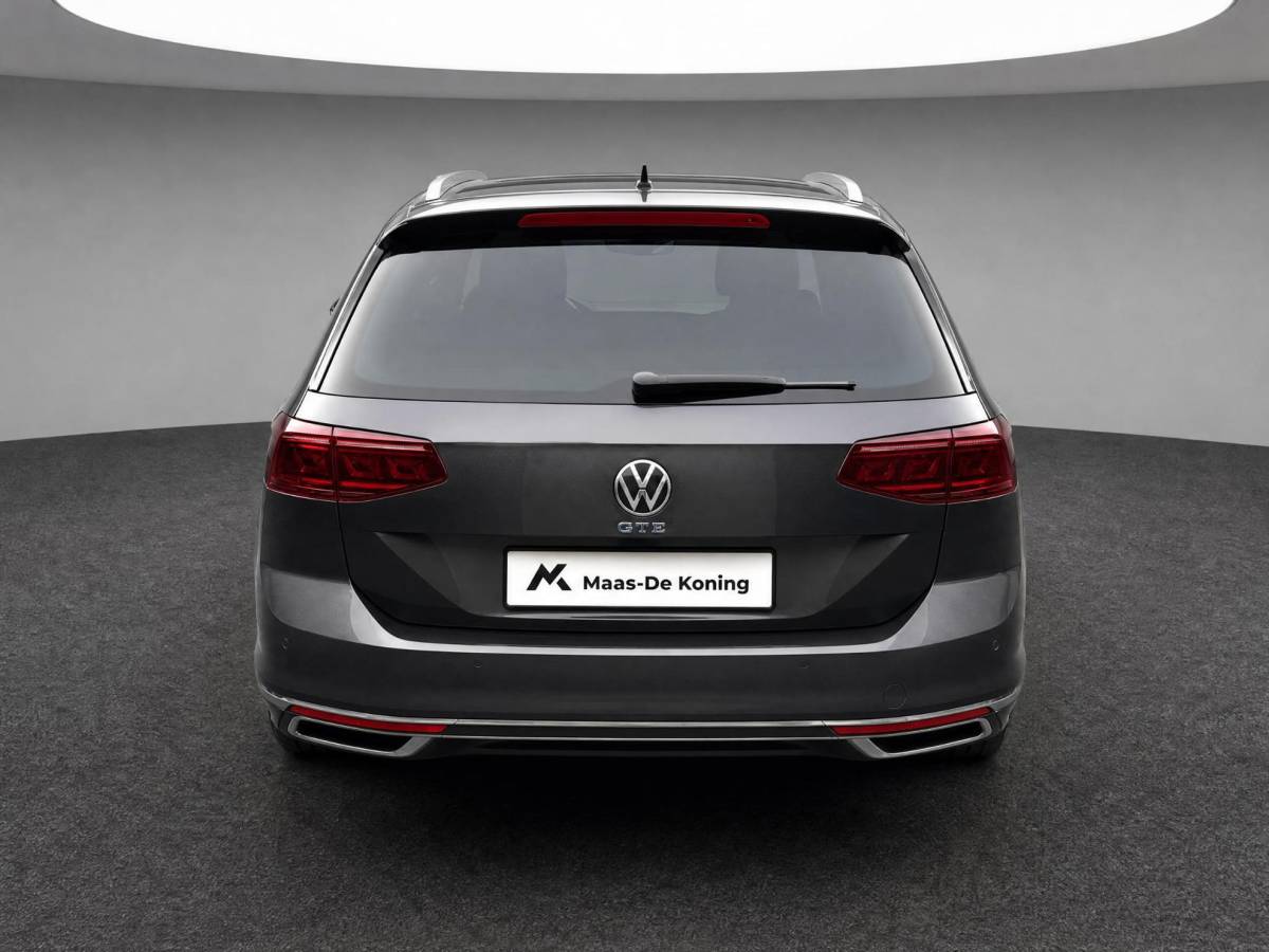 Volkswagen Passat Volkswagen Passat Variant 1.4 TSI 218pk DSG PHEV GTE Business · Panoramadak · Camera · Apple/Android Car Play · Navigatie · Stoelverwarming · 18” Inch ·