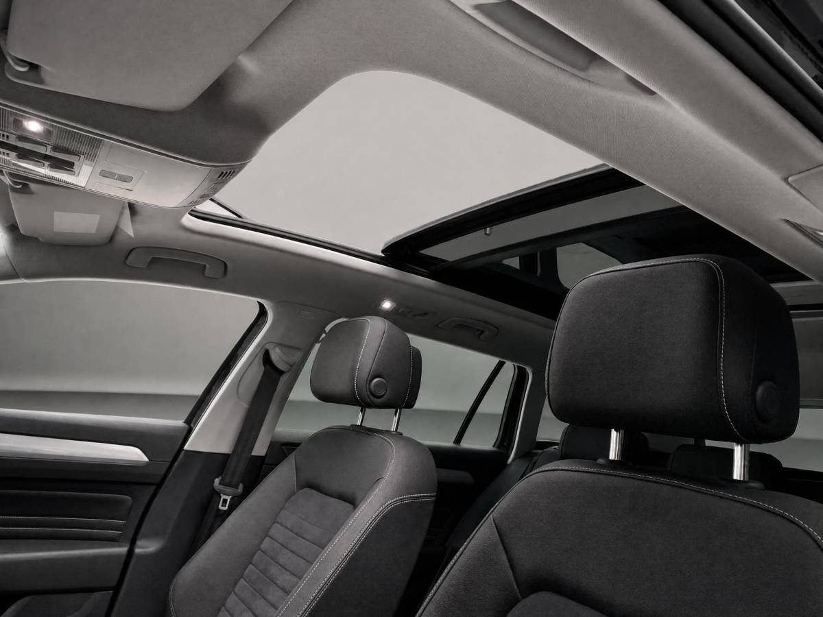 Volkswagen Passat Volkswagen Passat Variant 1.4 TSI 218pk DSG PHEV GTE Business · Panoramadak · Camera · Apple/Android Car Play · Navigatie · Stoelverwarming · 18” Inch ·