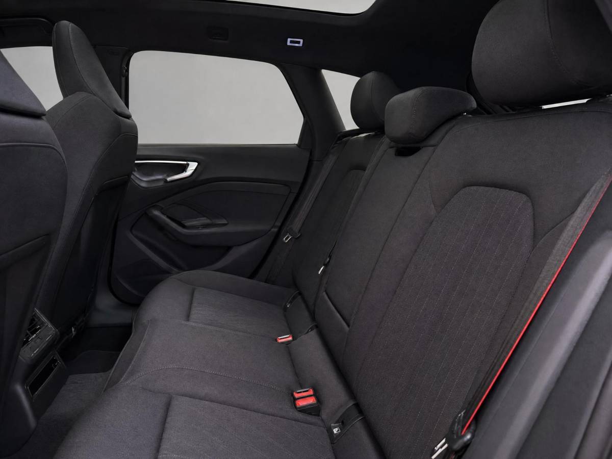 Audi A5 Audi A5 Avant 2.0 367pk e-hybrid quattro S edition Competition · Panoramadak · B&O Audio · Wegklapbare Trekhaak · Elek. Voorstoel · 20” Inch · Garantie t/m 07-12-2030 of 100.000km