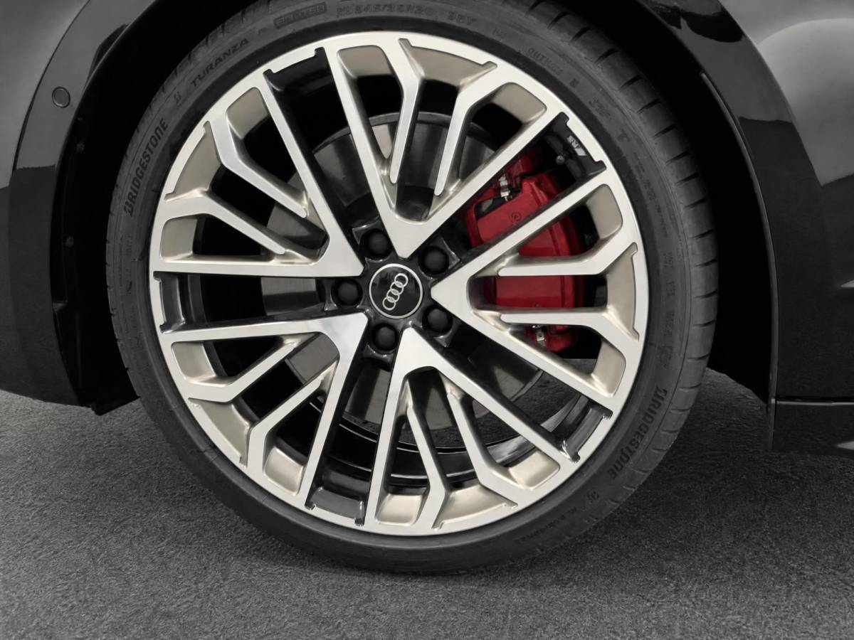 Audi A5 Audi A5 Avant 2.0 367pk e-hybrid quattro S edition Competition · Panoramadak · B&O Audio · Wegklapbare Trekhaak · Elek. Voorstoel · 20” Inch · Garantie t/m 07-12-2030 of 100.000km
