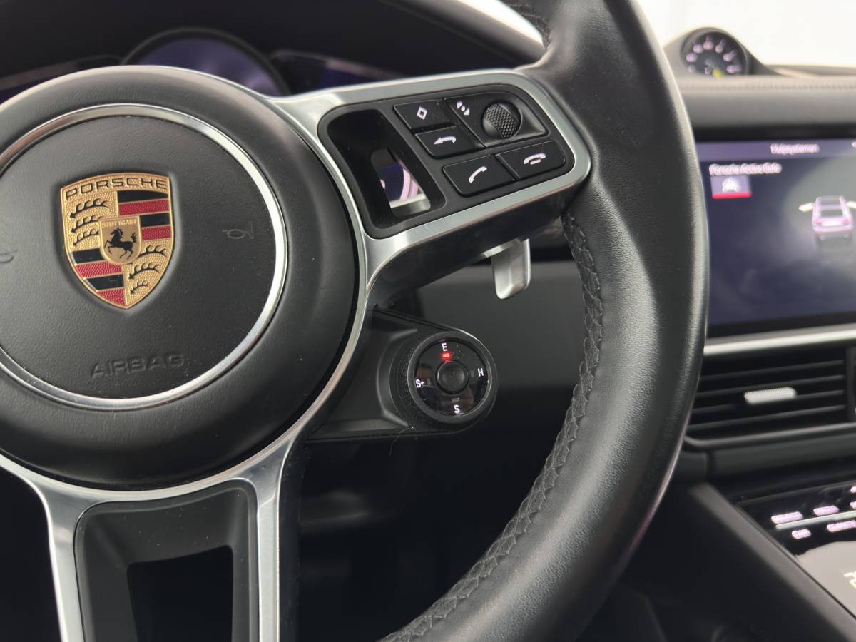 Porsche Cayenne Porsche Cayenne Coupé 3.0 E-Hybrid (Plug-in) Aut. *PANO | HEAD-UP | SPORT-CHRONO | LEATHER | FULL-LED | TOP-VIEW | AIR-SUSPENSION | BOSE-SOUND | HEATED-COMFORTSEATS | NAVI-FULLMAP | PRIVACY-GLASS | SHIFT-PADDLES | ECC | PDC | 21”ALU*