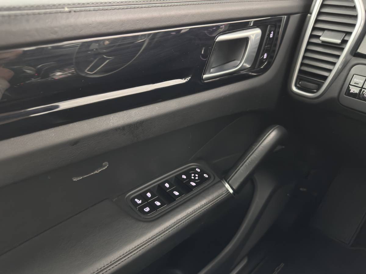Porsche Cayenne Porsche Cayenne Coupé 3.0 E-Hybrid (Plug-in) Aut. *PANO | HEAD-UP | SPORT-CHRONO | LEATHER | FULL-LED | TOP-VIEW | AIR-SUSPENSION | BOSE-SOUND | HEATED-COMFORTSEATS | NAVI-FULLMAP | PRIVACY-GLASS | SHIFT-PADDLES | ECC | PDC | 21”ALU*
