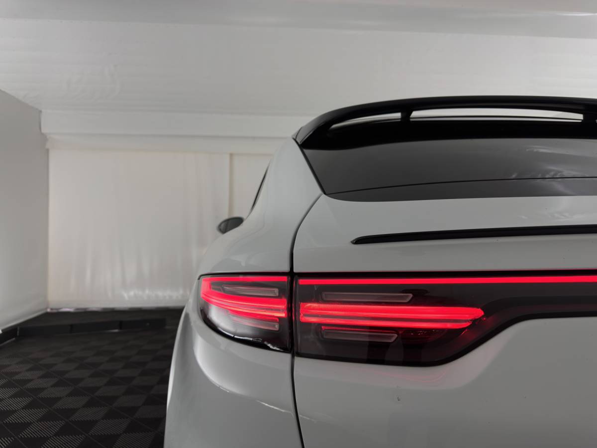 Porsche Cayenne Porsche Cayenne Coupé 3.0 E-Hybrid (Plug-in) Aut. *PANO | HEAD-UP | SPORT-CHRONO | LEATHER | FULL-LED | TOP-VIEW | AIR-SUSPENSION | BOSE-SOUND | HEATED-COMFORTSEATS | NAVI-FULLMAP | PRIVACY-GLASS | SHIFT-PADDLES | ECC | PDC | 21”ALU*