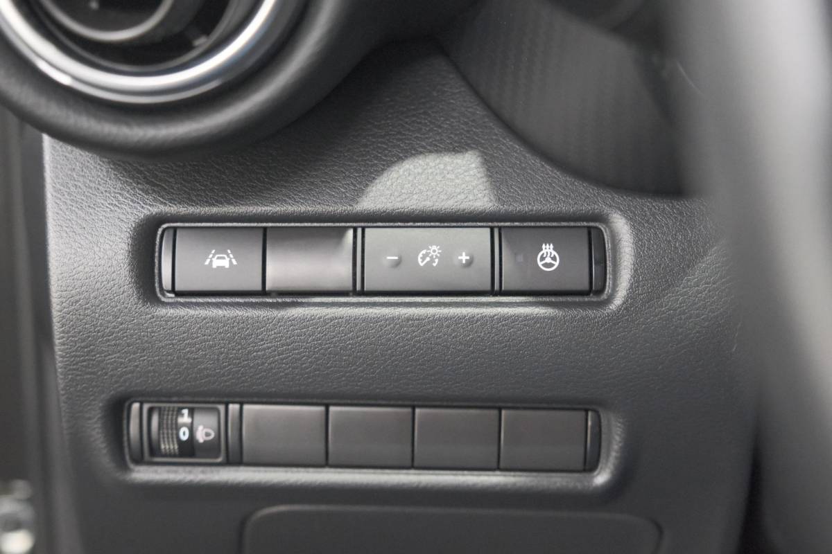 Nissan Juke Nissan Juke 1.6 Hybrid N-Connecta | Camera | Stuurverwarming | Stoelverwarming | Navigatie
