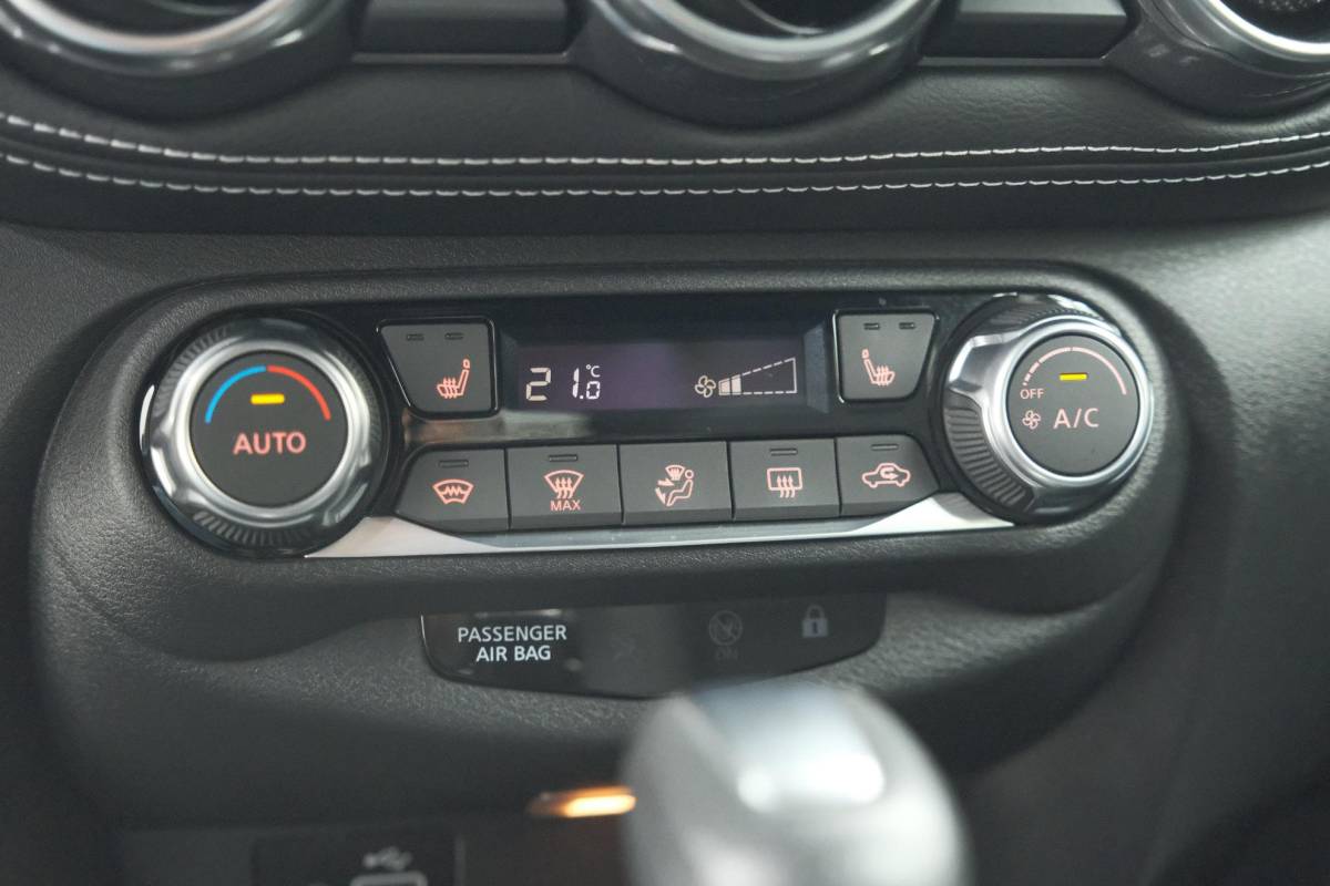 Nissan Juke Nissan Juke 1.6 Hybrid N-Connecta | Camera | Stuurverwarming | Stoelverwarming | Navigatie
