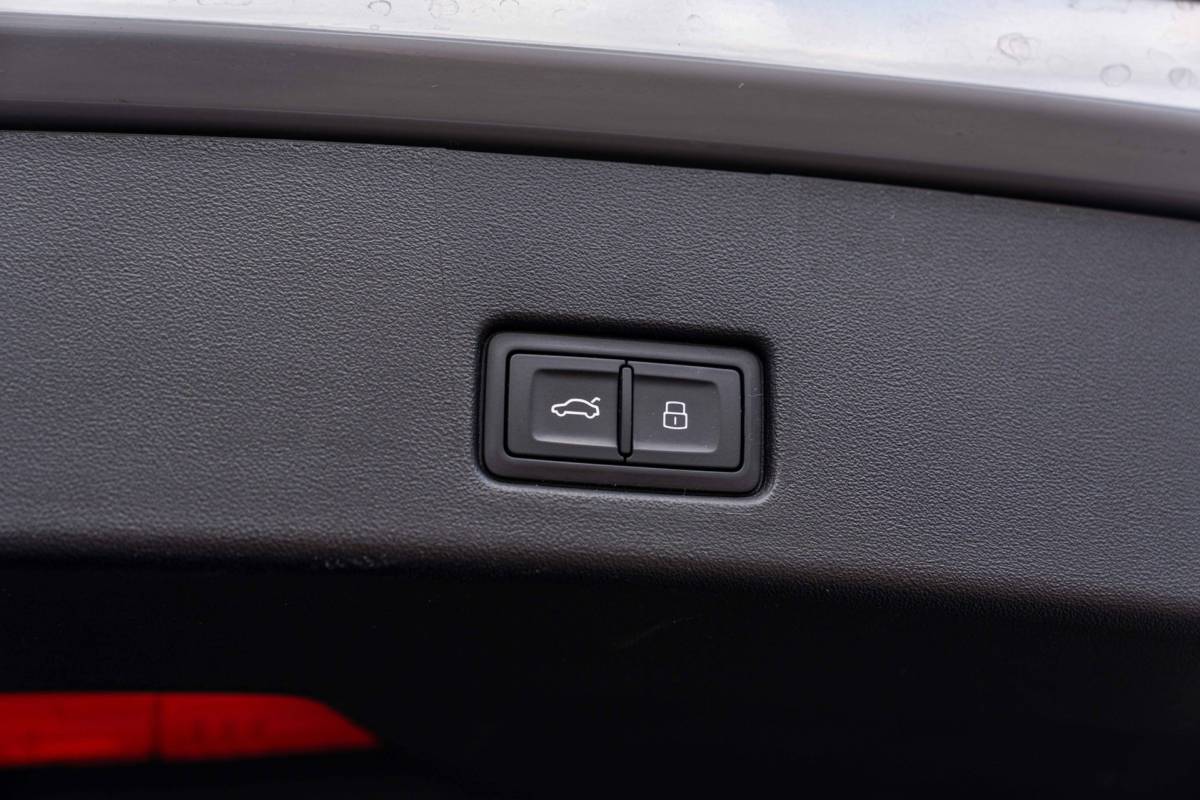 Audi Q4 Sportback e-tron Audi Q4 Sportback e-tron 35 Advanced edition 55 kWh Sportstoelen Elek.Klep Stoelverwarming Ambiance Camera 19”