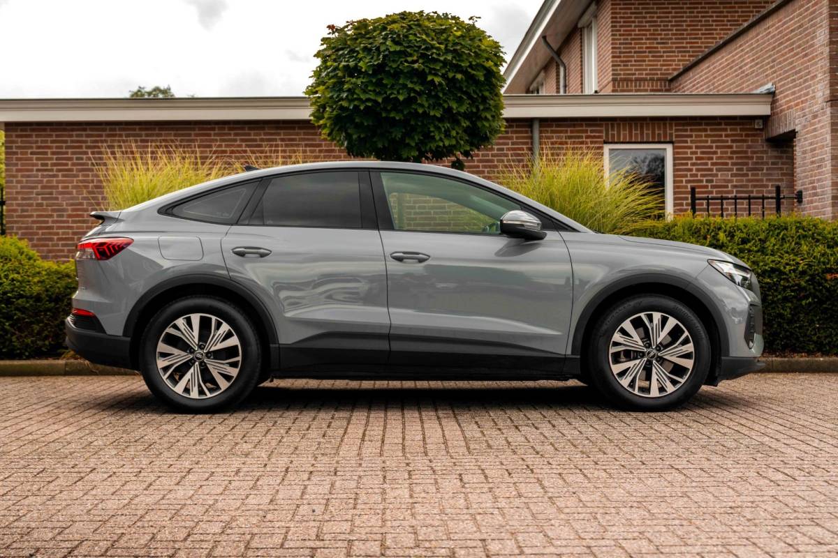 Audi Q4 Sportback e-tron Audi Q4 Sportback e-tron 35 Advanced edition 55 kWh Sportstoelen Elek.Klep Stoelverwarming Ambiance Camera 19”