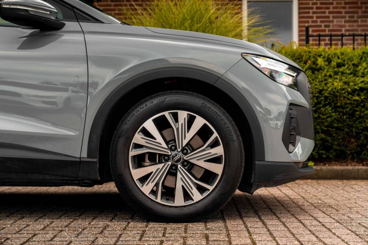Audi Q4 Sportback e-tron Audi Q4 Sportback e-tron 35 Advanced edition 55 kWh Sportstoelen Elek.Klep Stoelverwarming Ambiance Camera 19”