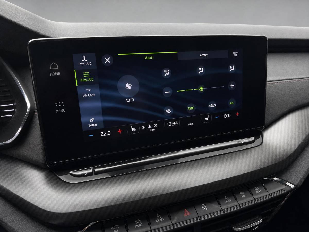 Škoda Octavia Skoda Octavia Combi 1.4 TSI 245pk DSG RS iV PHEV Business · Trekhaak wegklapbaar · Camera  · Navigatie · Stoel-& Stuur- en achterbankverwarming · 18” Inch ·