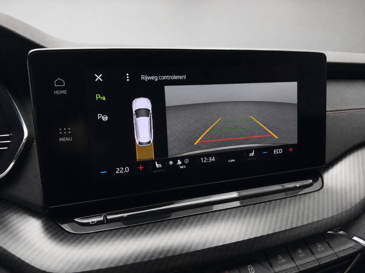Škoda Octavia Skoda Octavia Combi 1.4 TSI 245pk DSG RS iV PHEV Business · Trekhaak wegklapbaar · Camera  · Navigatie · Stoel-& Stuur- en achterbankverwarming · 18” Inch ·