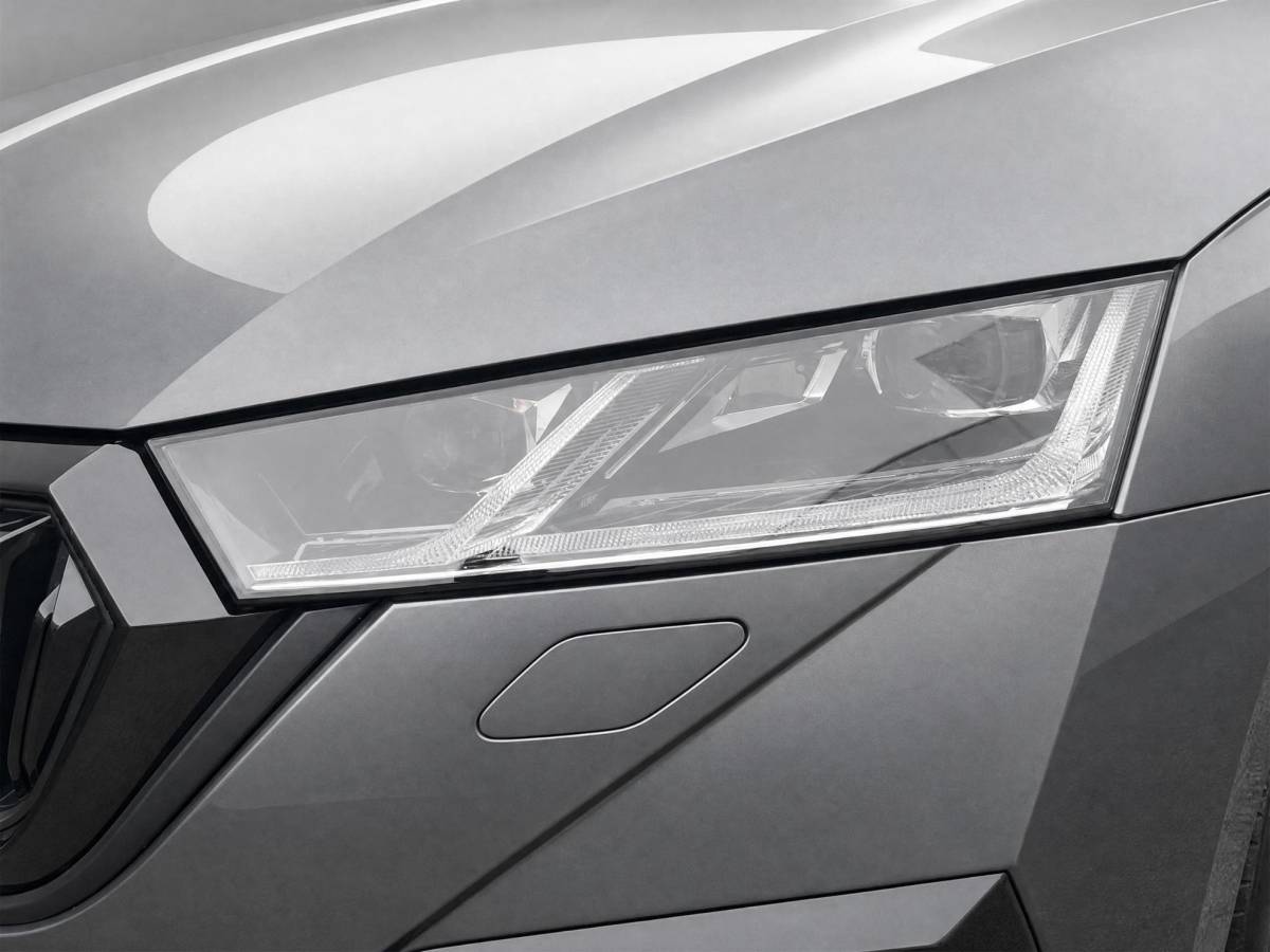 Škoda Octavia Skoda Octavia Combi 1.4 TSI 245pk DSG RS iV PHEV Business · Trekhaak wegklapbaar · Camera  · Navigatie · Stoel-& Stuur- en achterbankverwarming · 18” Inch ·