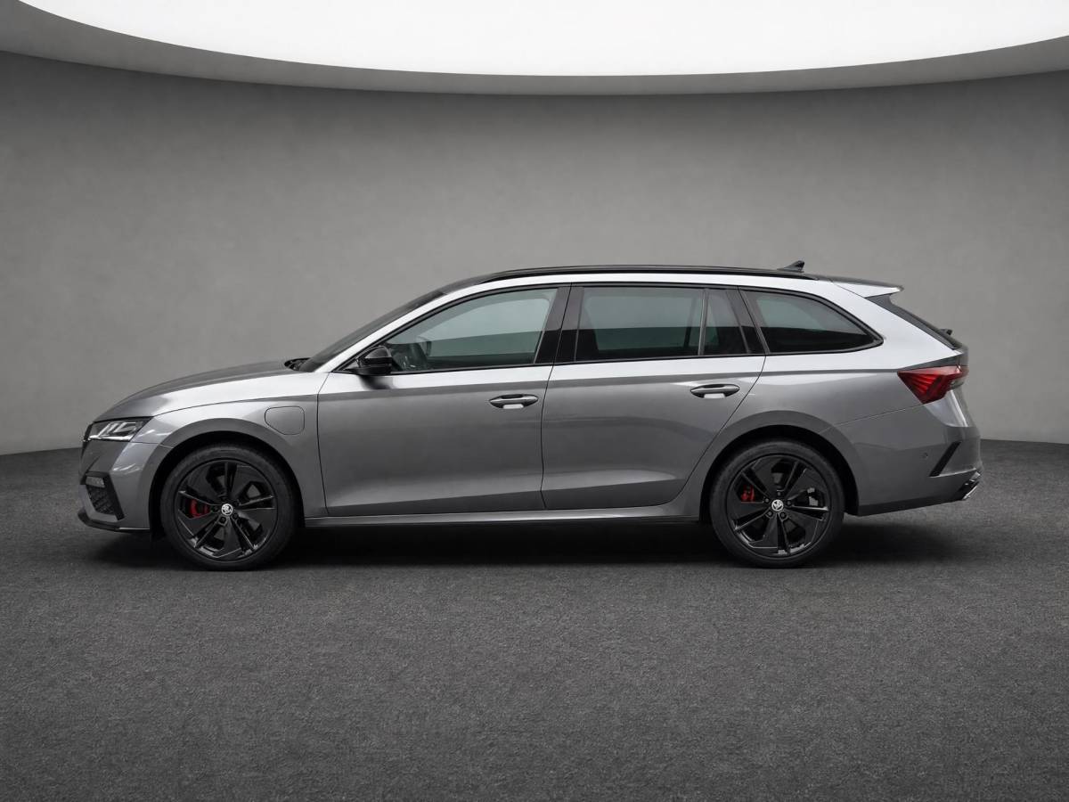 Škoda Octavia Skoda Octavia Combi 1.4 TSI 245pk DSG RS iV PHEV Business · Trekhaak wegklapbaar · Camera  · Navigatie · Stoel-& Stuur- en achterbankverwarming · 18” Inch ·